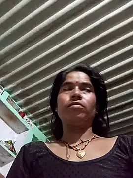 MISS LOVE 001 online show from 10-18-25, 05:04