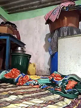 MISS LOVE 001 online show from 12-18-25, 06:23