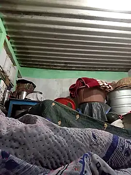 MISS LOVE 001 online show from 01-12-26, 05:53