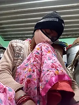 MISS LOVE 001 online show from 12-19-25, 03:14