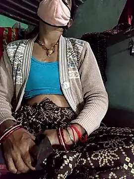 MISS LOVE 001 online show from 10-29-25, 02:27