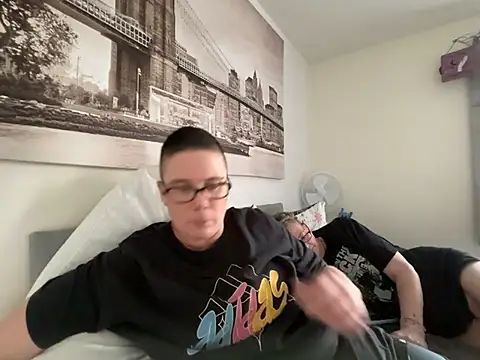 Snapshot of voluptuous-minx chatting on 02-27-26, 05:24 voluptuous-minx online show from 02-27-26, 05:24