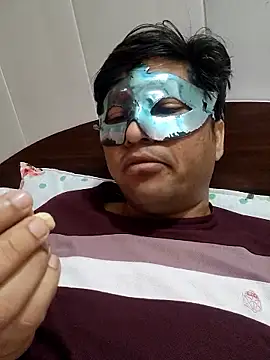 Snapshot of Radhika_01 chatting on 01-17-26, 05:33 Radhika 01 online show from 01-17-26, 05:33