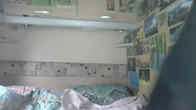 Snapshot of Skye_DD_T chatting on 10-10-25, 08:15 Skye DD T online show from 10-10-25, 08:15
