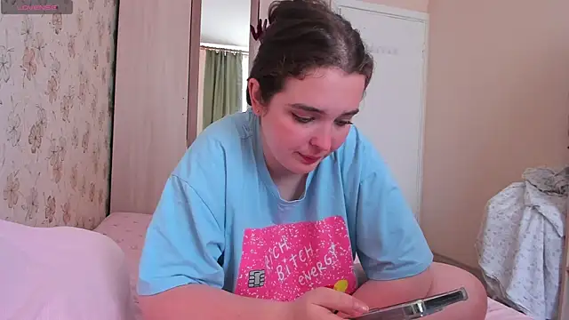 Alice next door online show from 06-30-26, 12:27