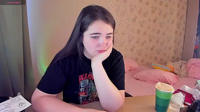 Alice next door online show from 02-28-26, 12:38