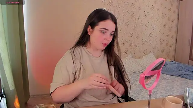 Alice next door online show from 03-17-26, 12:19