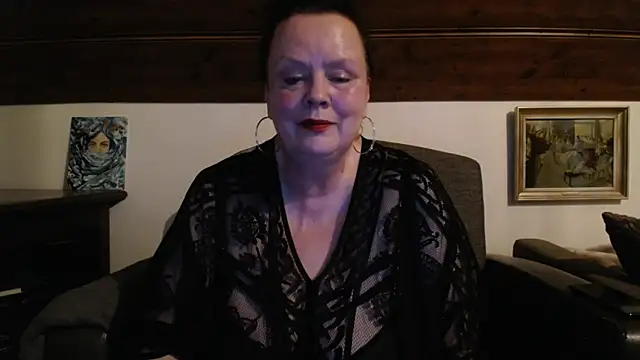 Snapshot of TiffanyMature chatting on 05-21-26, 08:17 TiffanyMature online show from 05-21-26, 08:17
