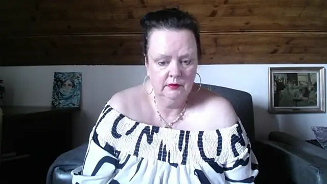 Snapshot of TiffanyMature chatting on 05-24-26, 03:12 TiffanyMature online show from 05-24-26, 03:12