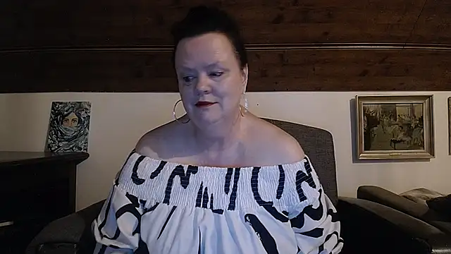 Snapshot of TiffanyMature chatting on 05-21-26, 07:06 TiffanyMature online show from 05-21-26, 07:06