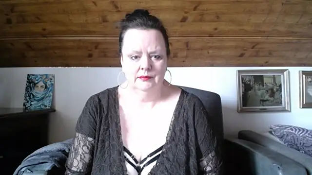 Snapshot of TiffanyMature chatting on 04-24-26, 09:11 TiffanyMature online show from 04-24-26, 09:11