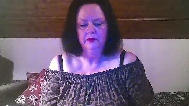 TiffanyMature online show from 12-22-25, 09:04