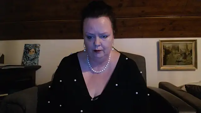 Snapshot of TiffanyMature chatting on 05-10-26, 08:11 TiffanyMature online show from 05-10-26, 08:11