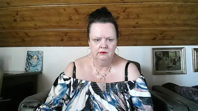 Snapshot of TiffanyMature chatting on 06-01-26, 07:19 TiffanyMature online show from 06-01-26, 07:19