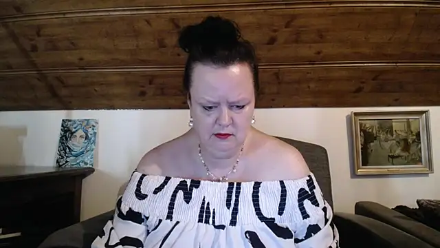 Snapshot of TiffanyMature chatting on 05-29-26, 08:31 TiffanyMature online show from 05-29-26, 08:31