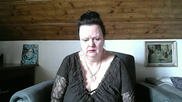 Snapshot of TiffanyMature chatting on 05-05-26, 08:06 TiffanyMature online show from 05-05-26, 08:06