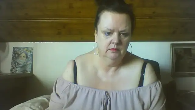 TiffanyMature online show from 04-15-26, 08:09