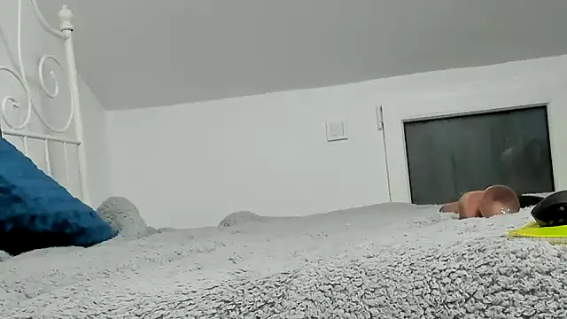 alesquirt33 online show from 04-07-26, 06:04