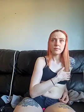 Scottishzara online show from 11-16-25, 02:44