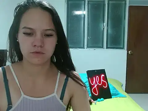 Snapshot of yarafuckass chatting on 04-15-26, 02:50 yarafuckass online show from 04-15-26, 02:50