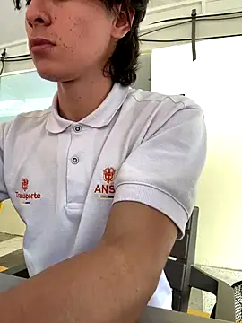 Snapshot of AlexanderHall chatting on 10-22-25, 04:28 AlexanderHall online show from 10-22-25, 04:28