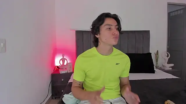 Snapshot of AlexanderHall chatting on 09-10-25, 05:23 AlexanderHall online show from 09-10-25, 05:23