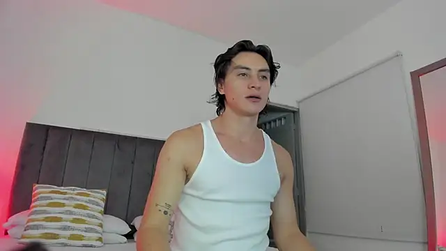 Snapshot of AlexanderHall chatting on 09-30-25, 01:22 AlexanderHall online show from 09-30-25, 01:22