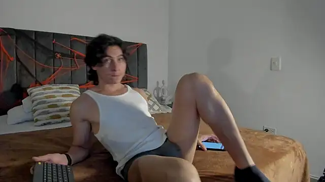 Snapshot of AlexanderHall chatting on 10-28-25, 12:55 AlexanderHall online show from 10-28-25, 12:55