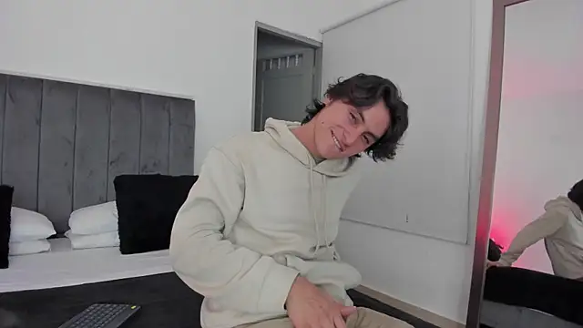 Snapshot of AlexanderHall chatting on 09-18-25, 12:57 AlexanderHall online show from 09-18-25, 12:57