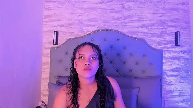 ValeriaJulio  online show from 09-23-25, 11:39