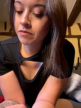 Snapshot of Toto-pika chatting on 10-18-25, 12:40 Toto-pika online show from 10-18-25, 12:40