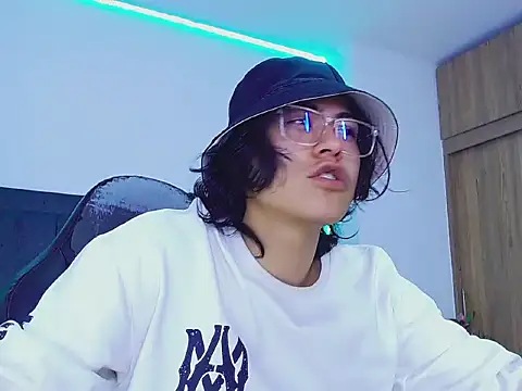 dirty model online show from 10-19-25, 08:50