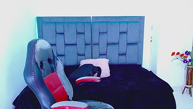 dirty model online show from 10-18-25, 04:03