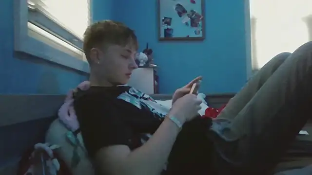 Liam axel35 online show from 11-18-25, 08:45