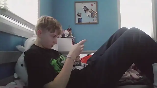 Liam axel35 online show from 11-19-25, 08:42