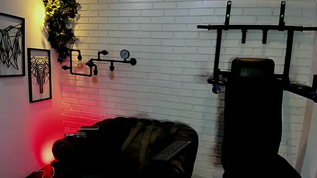 ItaloMoore online show from 10-20-25, 11:22