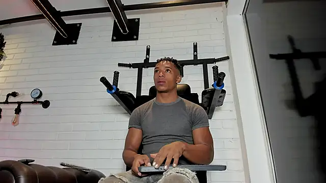 ItaloMoore online show from 10-17-25, 11:34