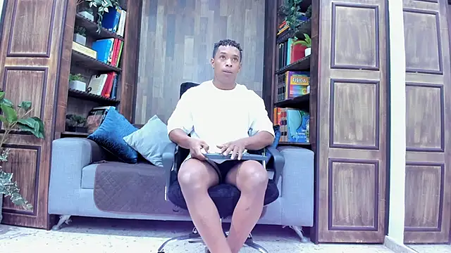 ItaloMoore online show from 09-20-25, 01:05