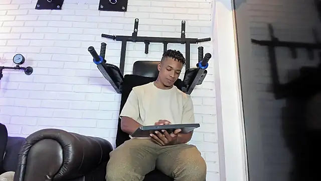 ItaloMoore online show from 02-13-26, 03:34