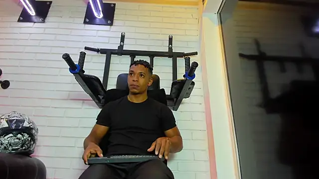 ItaloMoore online show from 11-29-25, 11:10