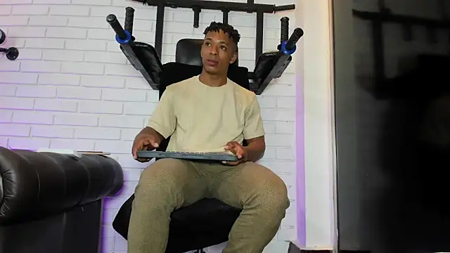 ItaloMoore online show from 03-22-26, 11:45