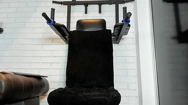 ItaloMoore online show from 10-28-25, 12:48