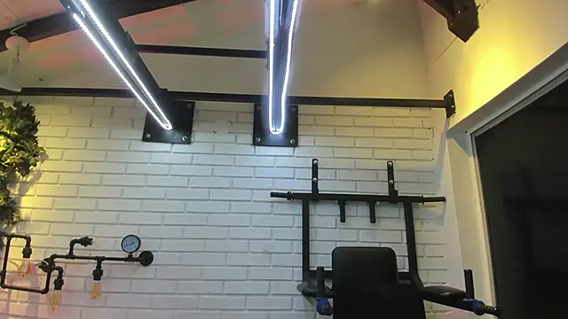 ItaloMoore online show from 11-04-25, 11:14