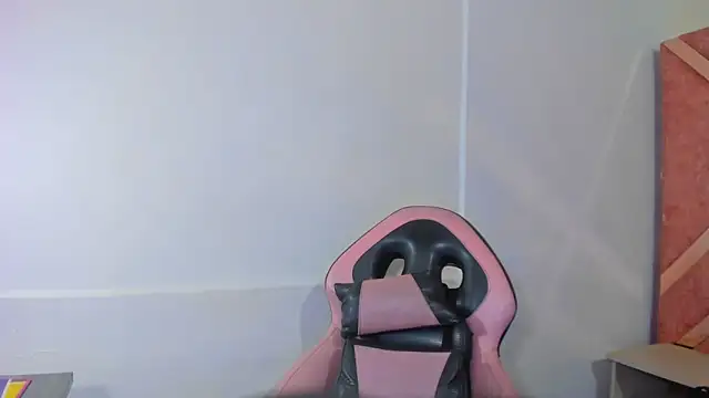 Snapshot of Amy_Kobold3 chatting on 01-18-26, 07:50 Amy Kobold3 online show from 01-18-26, 07:50