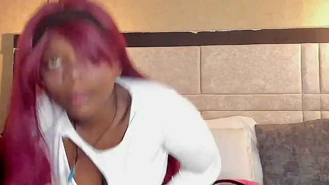 OliviaGarciaa online show from 11-18-25, 07:50