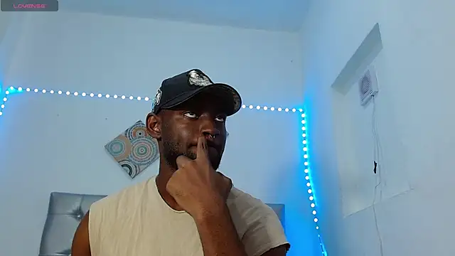 eebony stallion online show from 11-14-25, 06:11