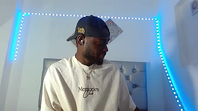 eebony stallion online show from 11-21-25, 06:40