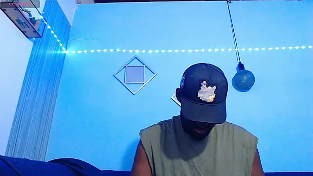 Snapshot of eebony_stallion chatting on 05-09-26, 11:35 eebony stallion online show from 05-09-26, 11:35