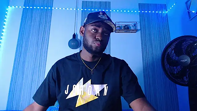 Snapshot of eebony_stallion chatting on 02-06-26, 03:13 eebony stallion online show from 02-06-26, 03:13