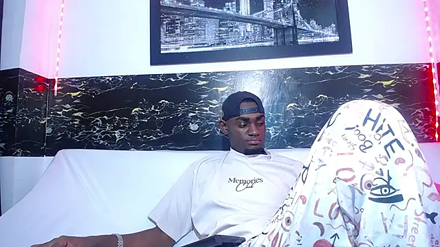 Snapshot of eebony_stallion chatting on 09-11-25, 02:55 eebony stallion online show from 09-11-25, 02:55